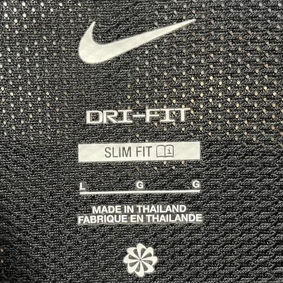 Nike Dri fit Slim Fit lightweight activewear sports soccer workout shirt - Picture 3 of 4